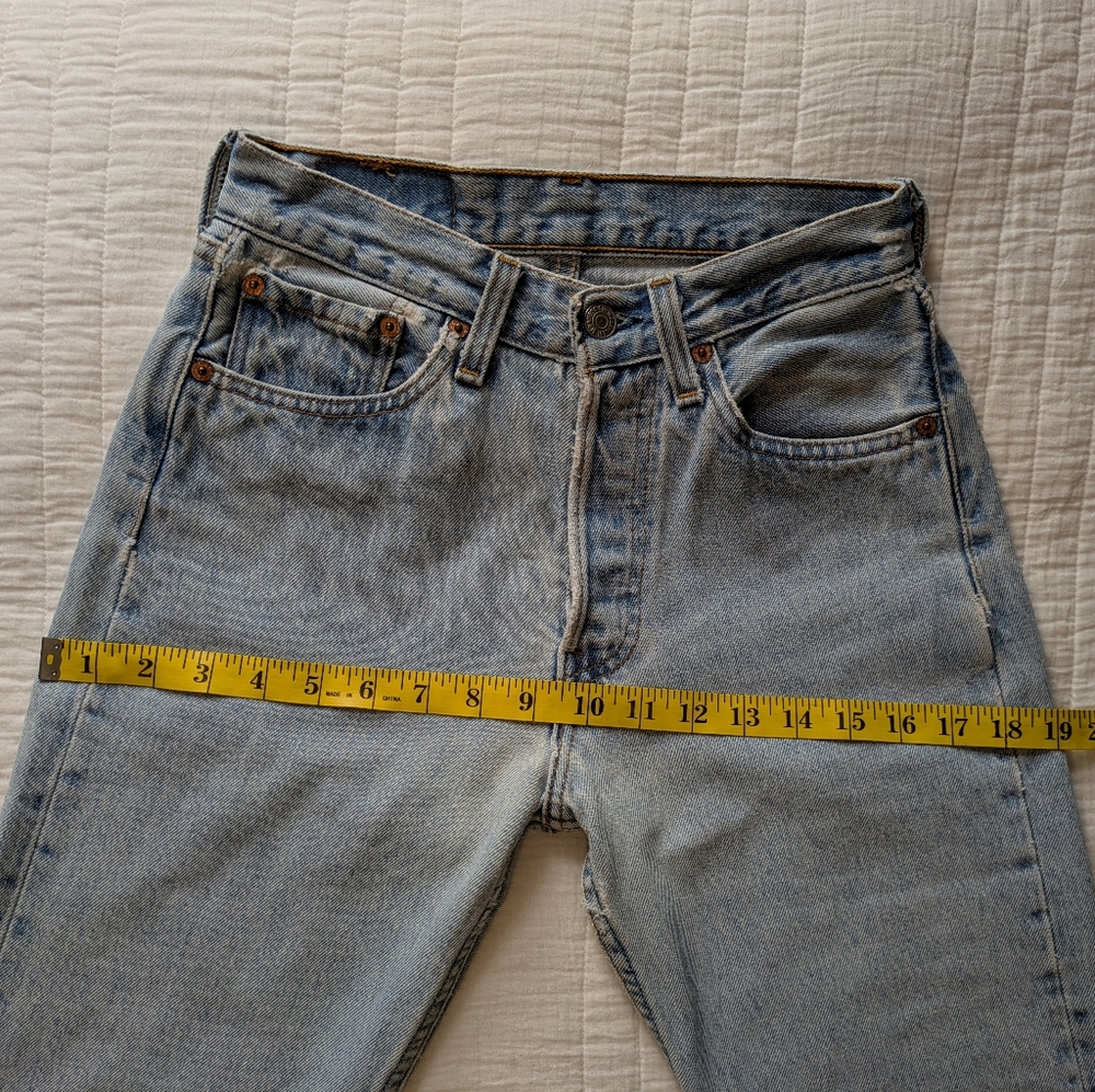 Levi's 501 Vintage Straight Leg Jeans 90s Light Blue Wash - Picture 7 of 16